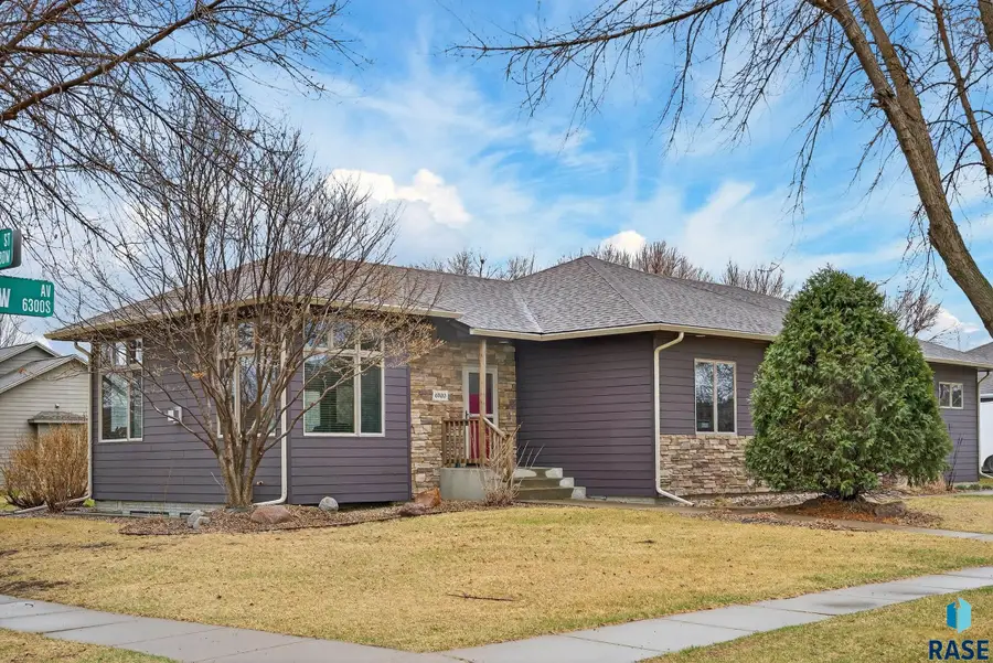 6300 S Wicklow Ave, Sioux Falls, SD 57108 - #3