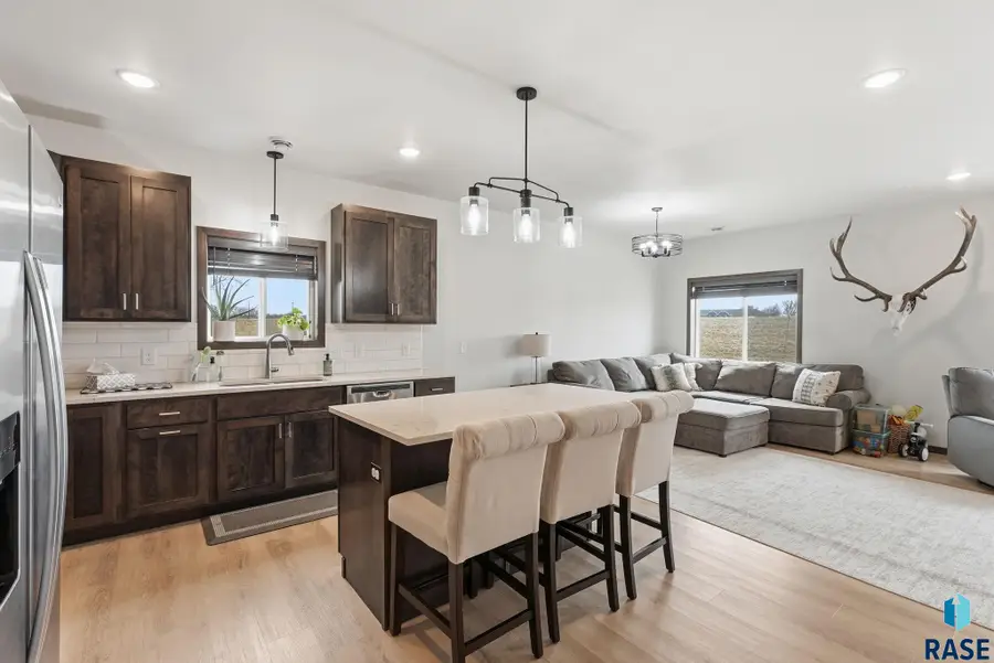 1509 S Ebenezer Ave, Sioux Falls, SD 57106 - #2