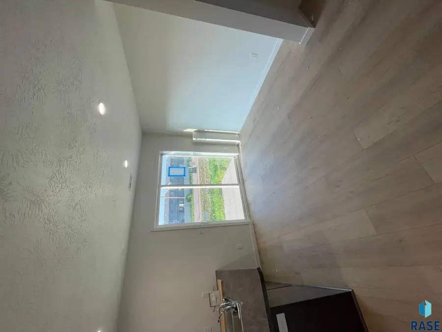 9622 W Tunis Dr, Sioux Falls, SD 57106 - #3