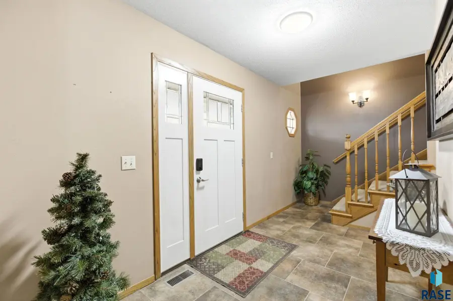 625 S Mary Dr, Tea, SD 57064 - #3