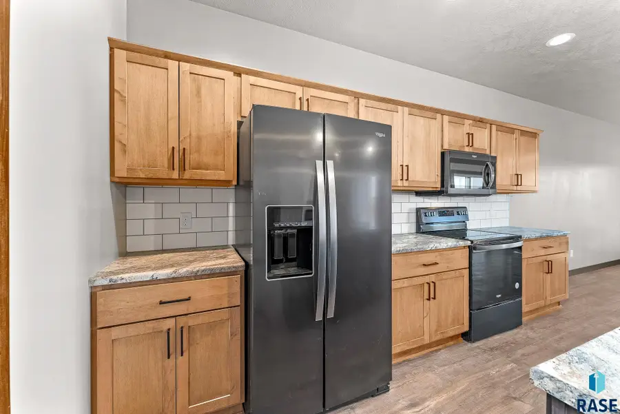 4528 Graceland Pl, Sioux Falls, SD 57106 - #3