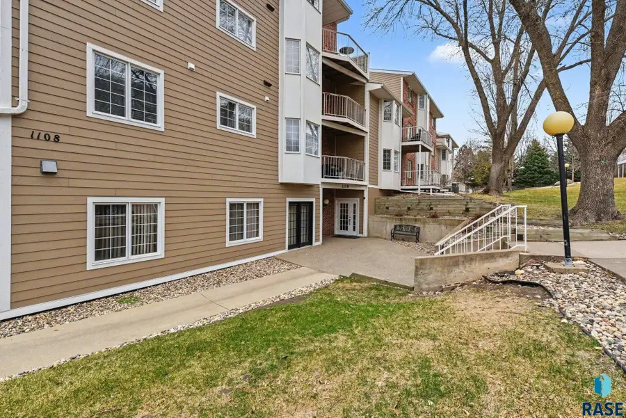 1108 W 57th St #205, Sioux Falls, SD 57108 - #3