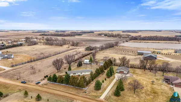 47573 255th St, Renner, SD 57055