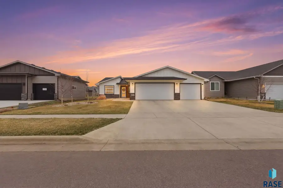 6814 W 5th St, Sioux Falls, SD 57107 - #2