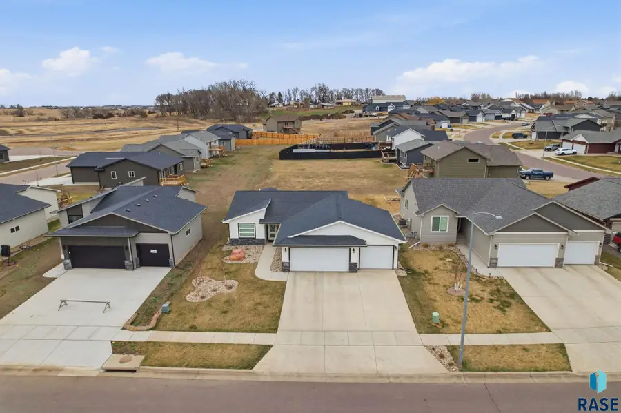 6814 W 5th St, Sioux Falls, SD 57107 - #3