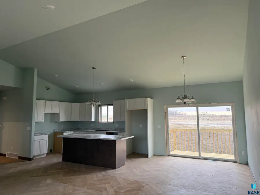 612 Wildwood Ave, Colman, SD 57017 - #2