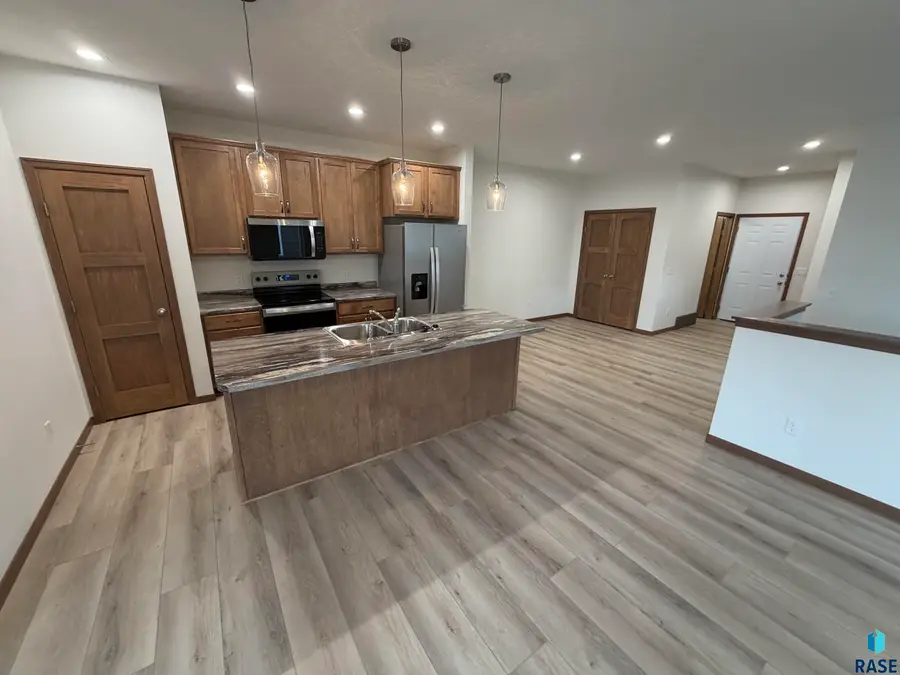 3415 S Heather Ave, Sioux Falls, SD 57106 - #2