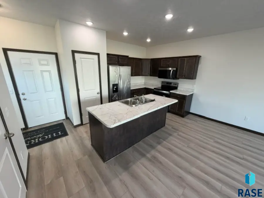 3401 S Joanne Ave, Sioux Falls, SD 57106 - #2