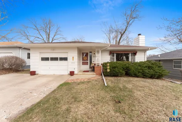 2108 S Willow Ave, Sioux Falls, SD 57105