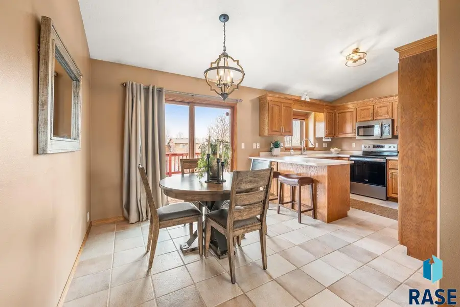 208 N Dewberry Ave, Sioux Falls, SD 57110 - #3