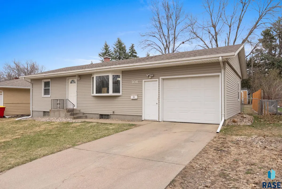 704 S Bahnson Ave, Sioux Falls, SD 57105 - #1
