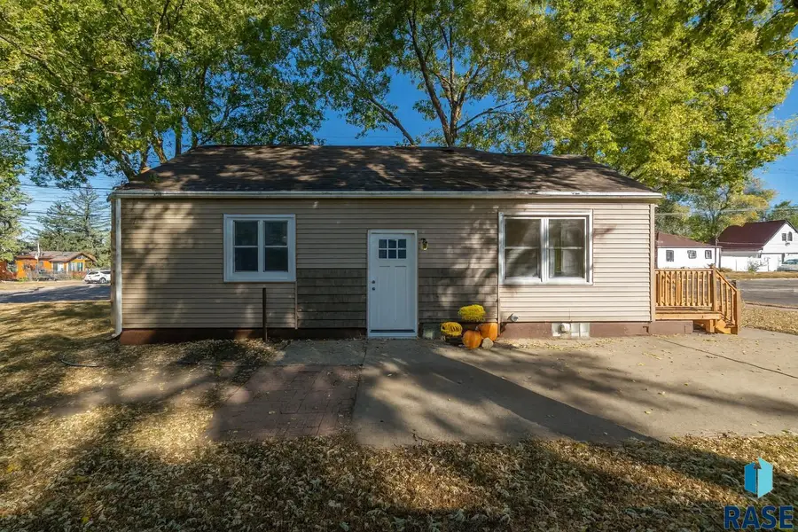 503 S Lincoln Ave, Sioux Falls, SD 57104 - #2