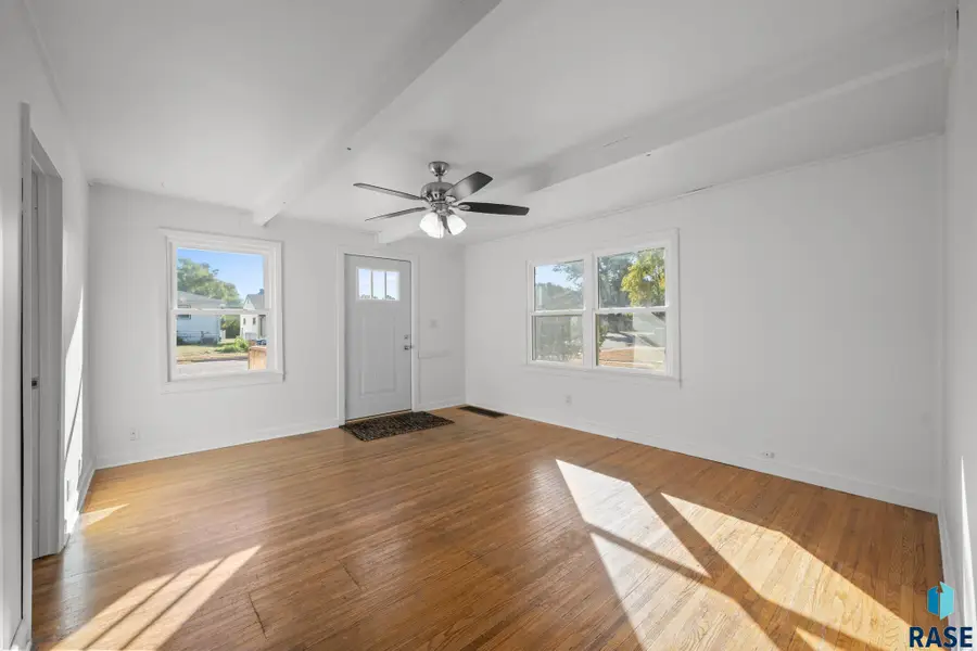 503 S Lincoln Ave, Sioux Falls, SD 57104 - #3