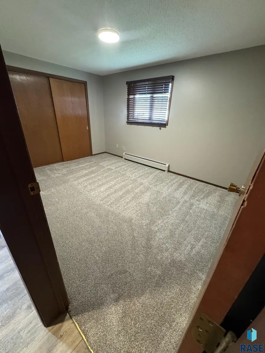 1011 S 2nd Ave, Sioux Falls, SD 57105 - #3