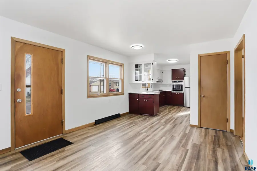 2309 W 13th St, Sioux Falls, SD 57104 - #3