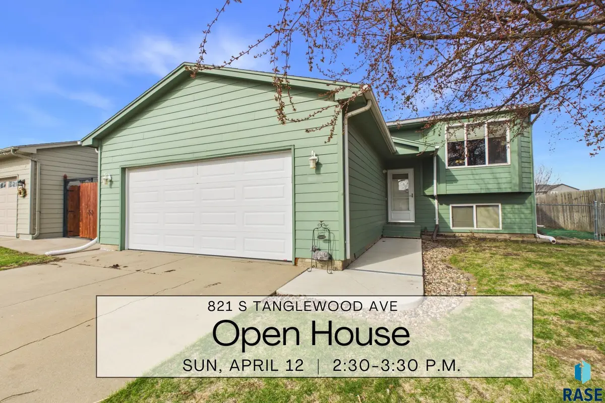 821 S Tanglewood Ave, Sioux Falls, SD 57106 - #1