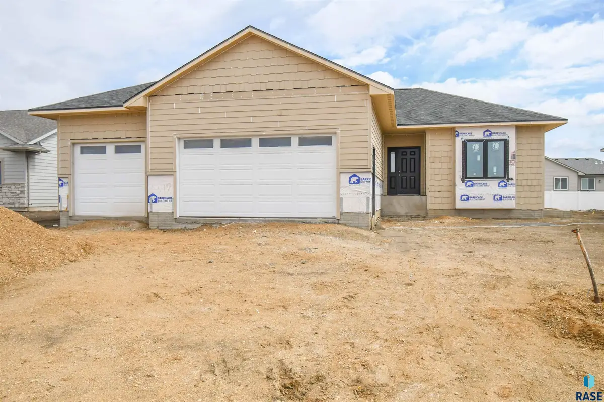 818 Almond Ave, Harrisburg, SD 57032 - #1