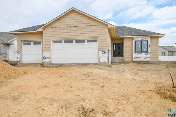 818 Almond Ave, Harrisburg, SD 57032