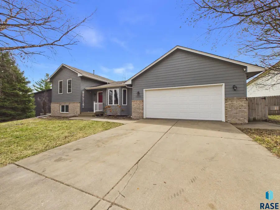 5503 W 53rd St, Sioux Falls, SD 57106 - #2