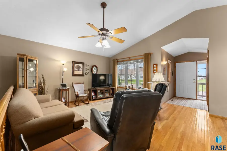 1009 E Teakwood St, Brandon, SD 57005 - #3