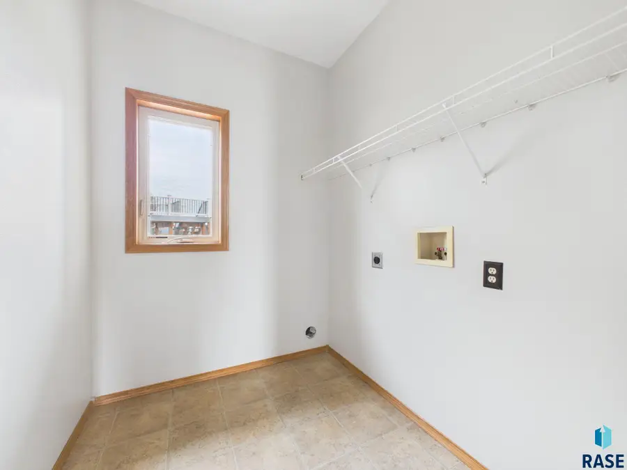 7708 W Eli Ct, Sioux Falls, SD 57106 - #3