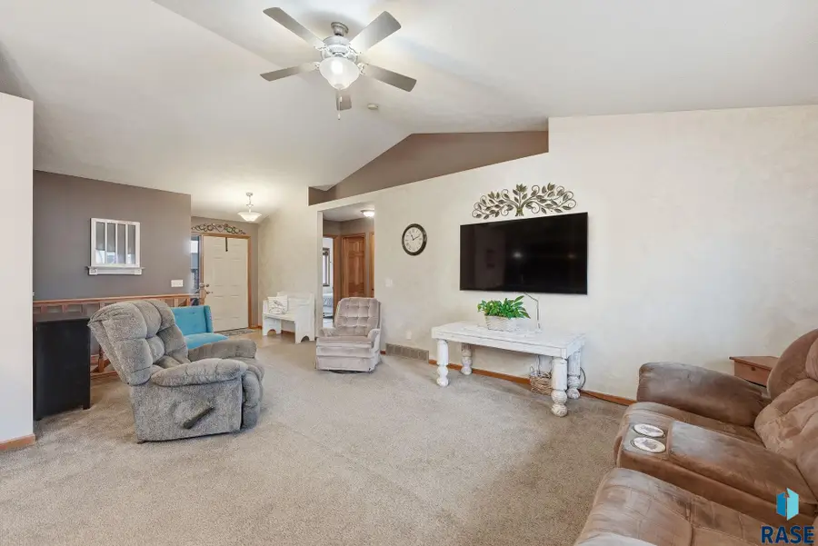 1905 S Shaw Ave, Sioux Falls, SD 57106 - #3