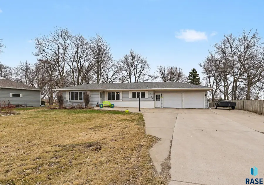 1504 NW 2nd St, Madison, SD 57042 - #2