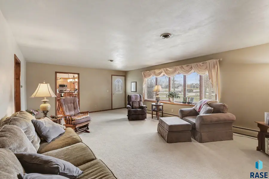 1504 NW 2nd St, Madison, SD 57042 - #3