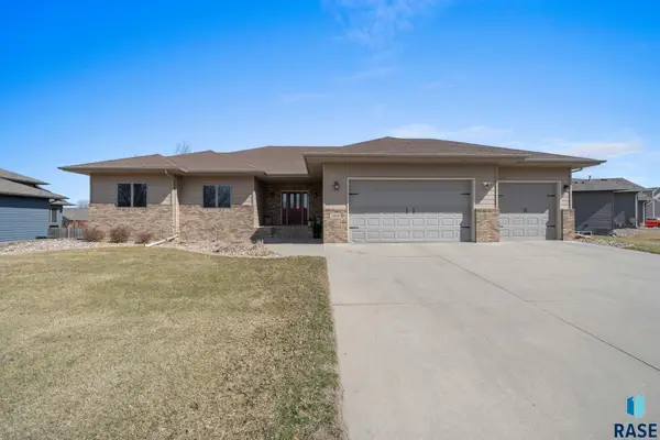 7616 W Stanford Dr, Sioux Falls, SD 57106