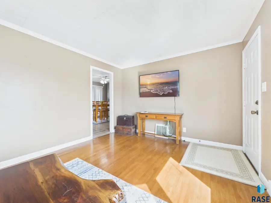 2425 S Duluth Ave, Sioux Falls, SD 57105 - #3