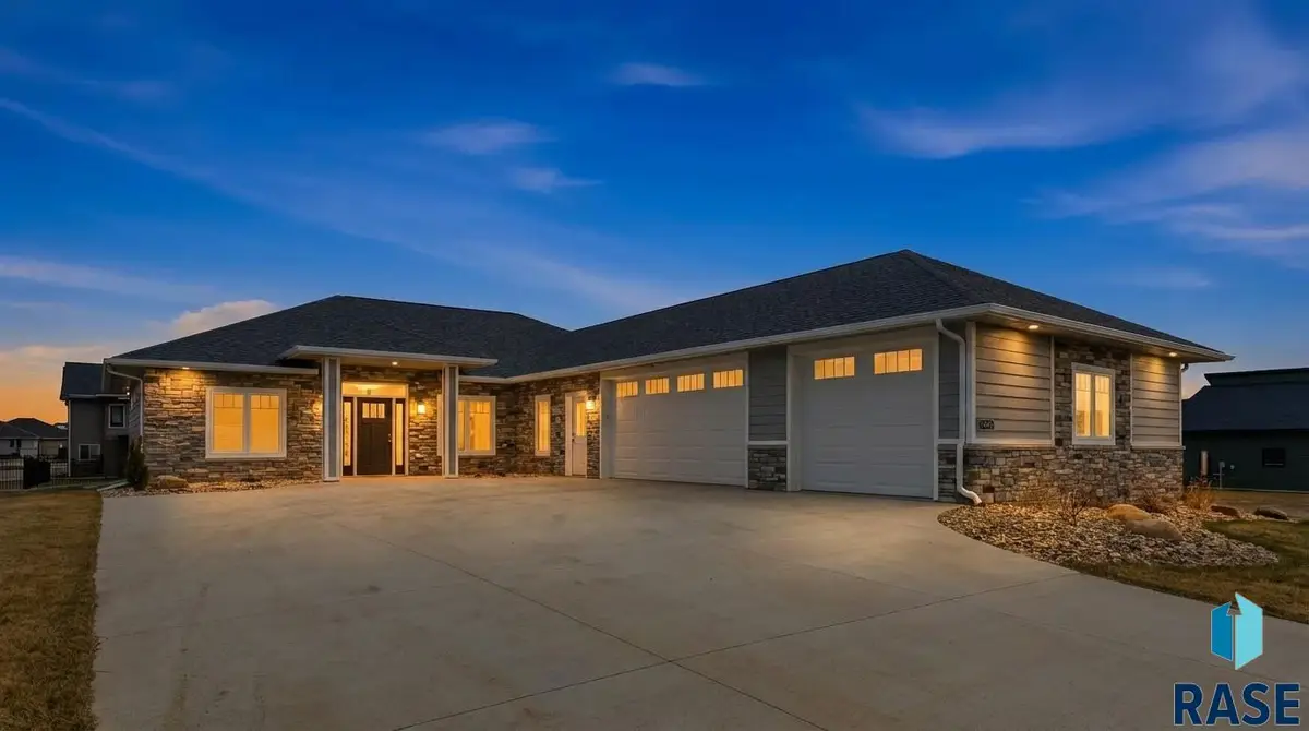 6600 E Fieldview St, Sioux Falls, SD 57110 - #1