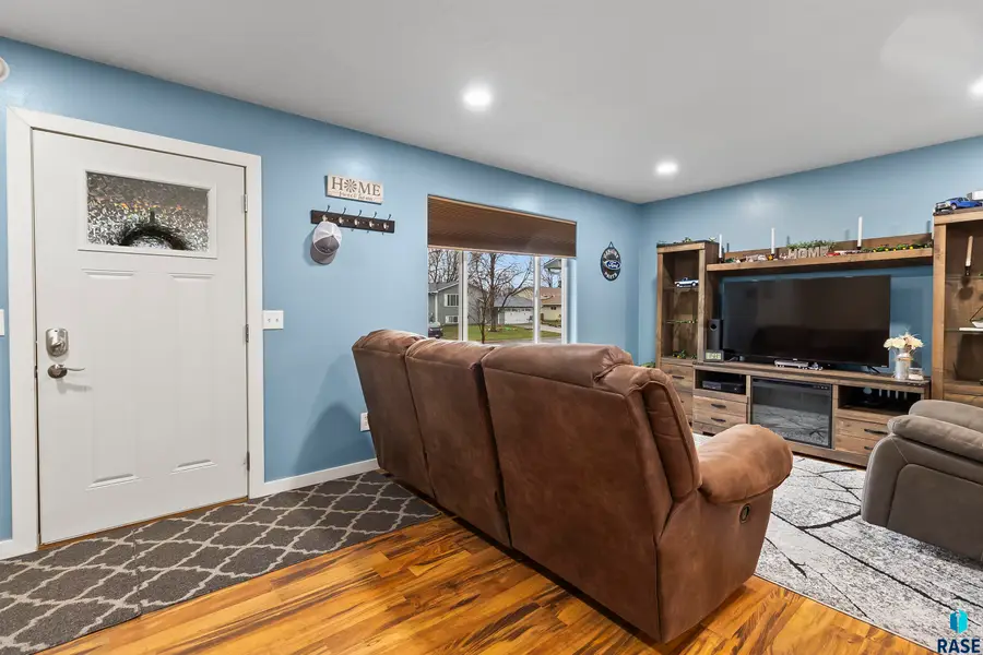 204 N Steven St, Worthing, SD 57077 - #2