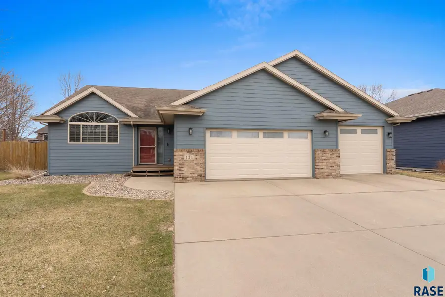 121 E Switch Grass Trl, Brandon, SD 57005 - #3