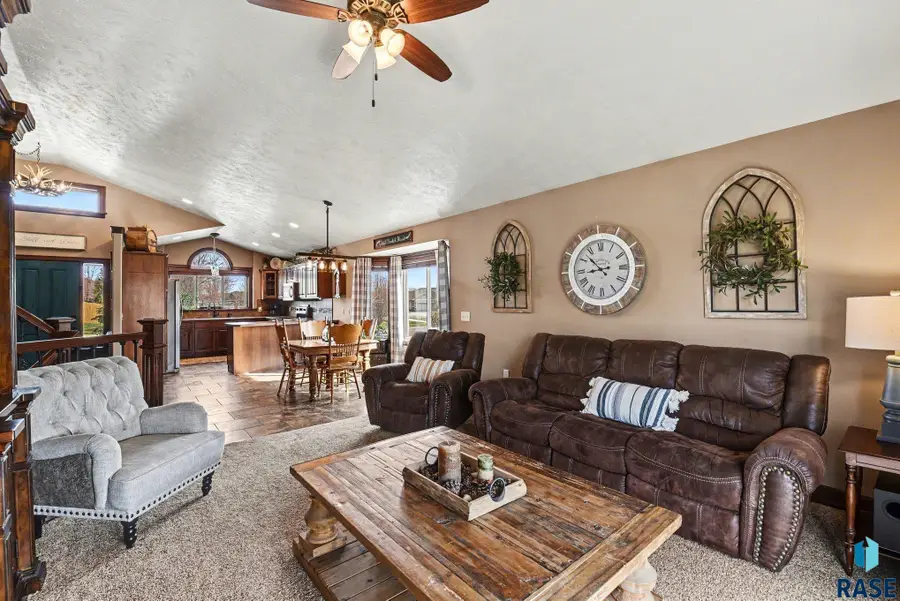 1709 W Ashton Trl, Brandon, SD 57005 - #2