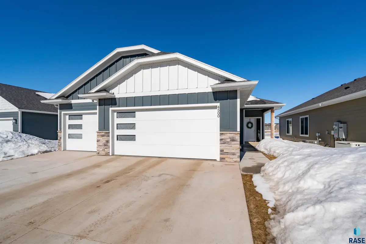 4500 E Leubecher Pl, Sioux Falls, SD 57108 - #1