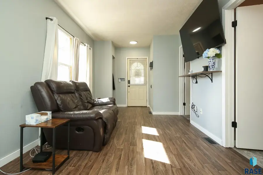 412 N Sherman Ave, Sioux Falls, SD 57103 - #3
