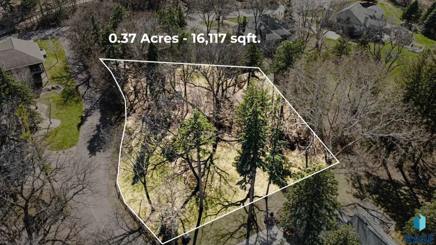 4301 S Pine Cone Pl, Sioux Falls, SD 57105 - #3