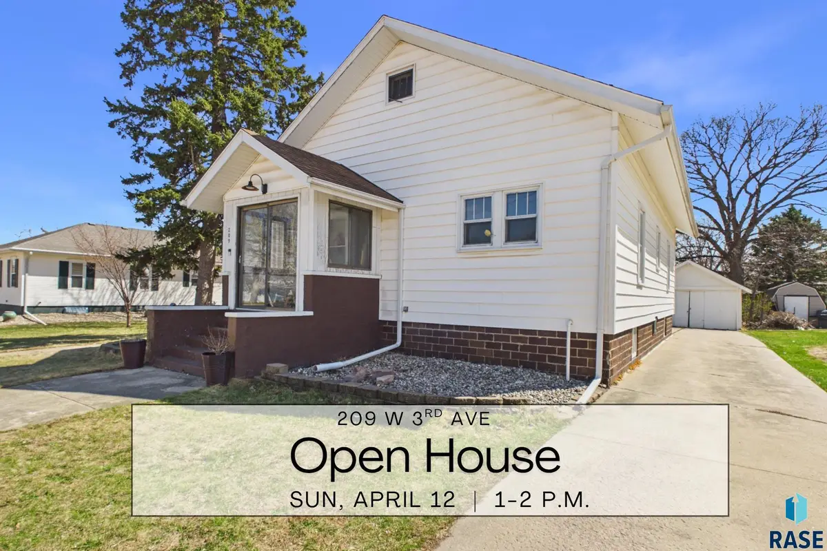 209 W 3rd Ave, Lennox, SD 57039 - #1