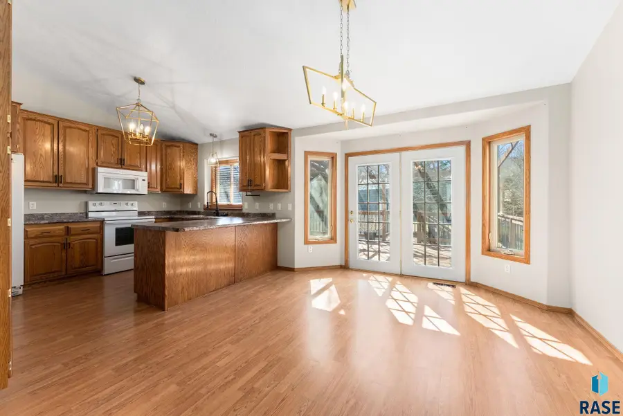 119 N La Salle Cir, Sioux Falls, SD 57110 - #2