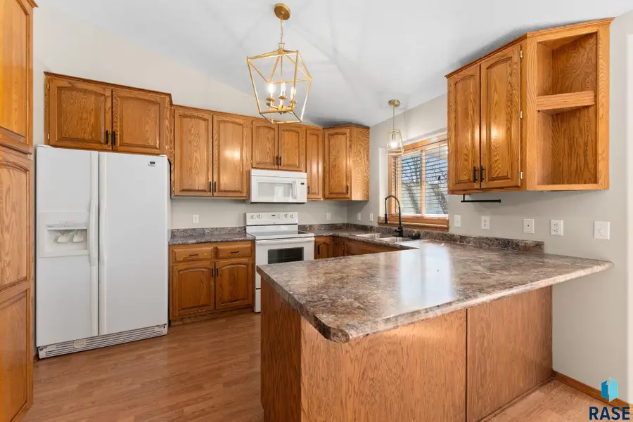 119 N La Salle Cir, Sioux Falls, SD 57110 - #3