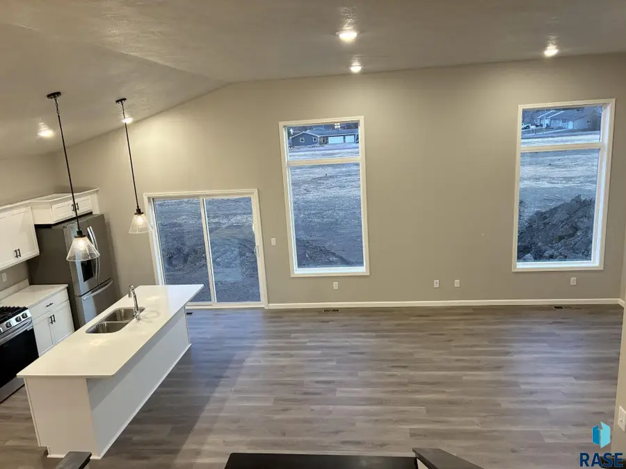 819 Estate St, Harrisburg, SD 57032 - #2