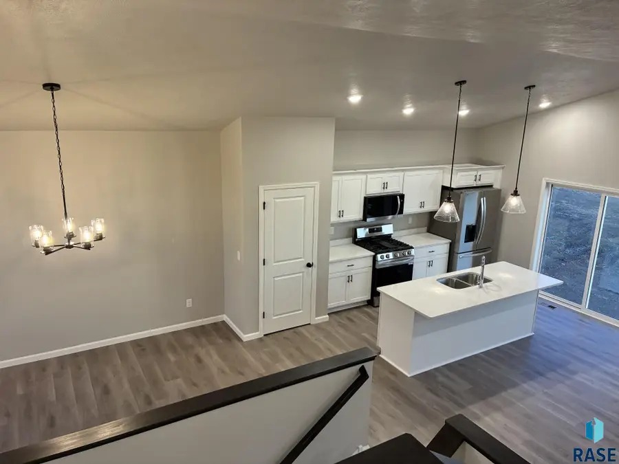 819 Estate St, Harrisburg, SD 57032 - #3