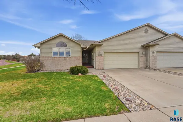 3500 E Kris Dr, Sioux Falls, SD 57103