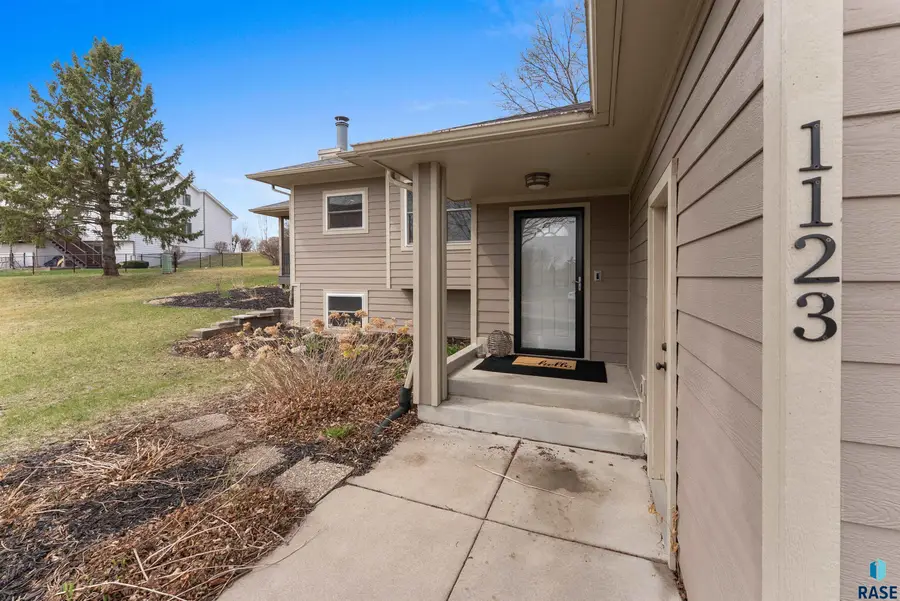 1123 E Plum Creek Cir, Sioux Falls, SD 57105 - #3