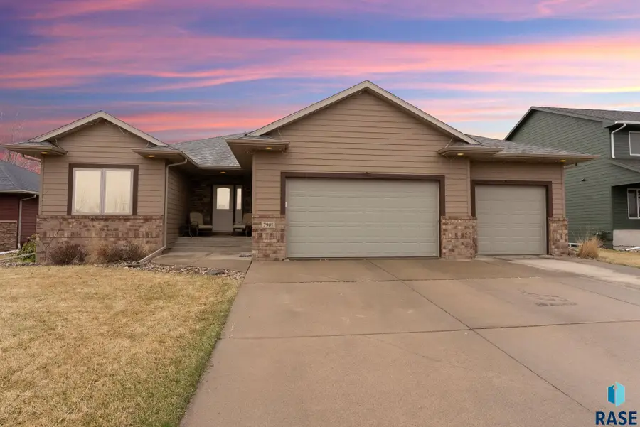 7905 W Chesapeake Ln, Sioux Falls, SD 57106 - #3