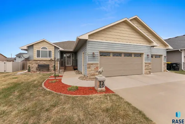 6726 E 43rd St, Sioux Falls, SD 57110