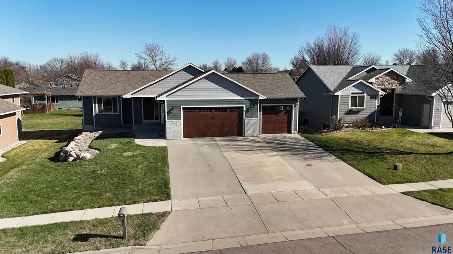 608 Sarah C St, Garretson, SD 57030 - #2