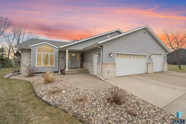 46920 Blue Spruce St, Tea, SD 57064