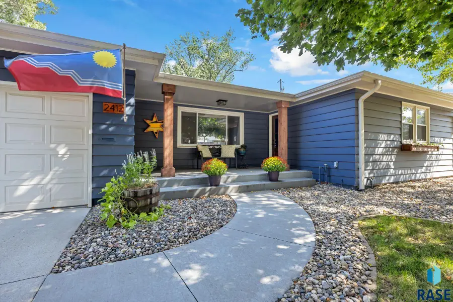 2412 S 5th Ave, Sioux Falls, SD 57105 - #3