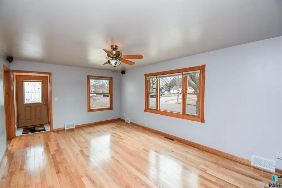 1933 S Euclid Ave, Sioux Falls, SD 57105 - #3